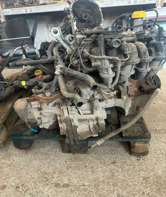 Galerie admisie Dacia Logan 2004 1.4 MT (75 hp)