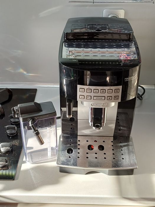 Автоматична кафе машина De’Longhi