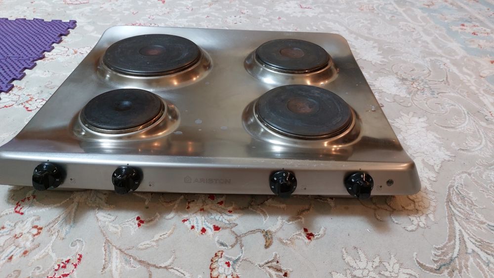 Продам электрическую плиту