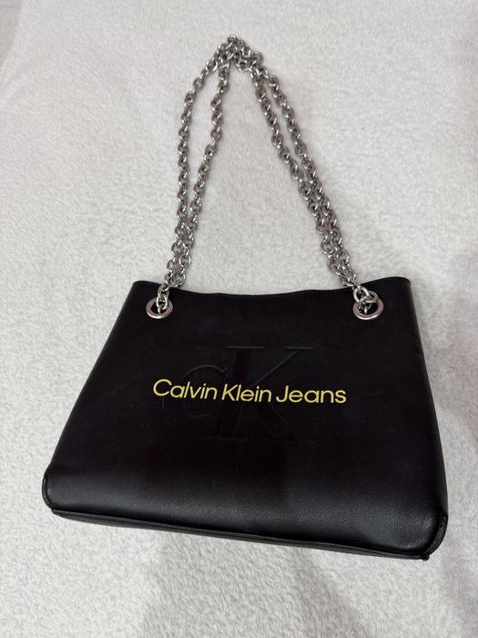 Calvin Klein, Adidas, Parfois, Karl Lagerfeld