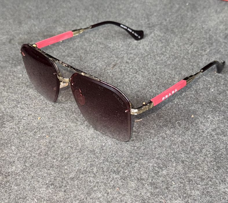 Солнцезащитные очки Prada PR79WS, оригинал