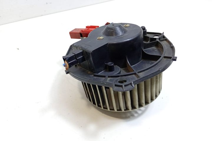 Ventilator  habitaclu IVECO Daily a 3-a generatie