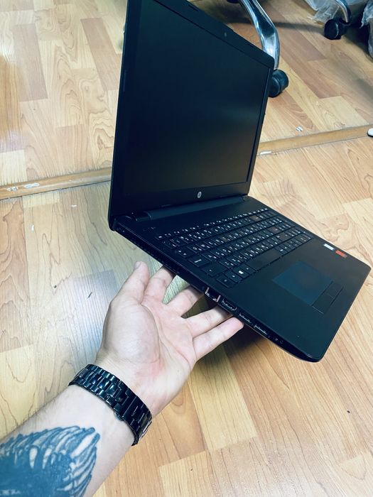 Продам ноутбук i5-7500 шустрый