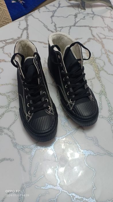 Ботинки осенние 40.000 тг