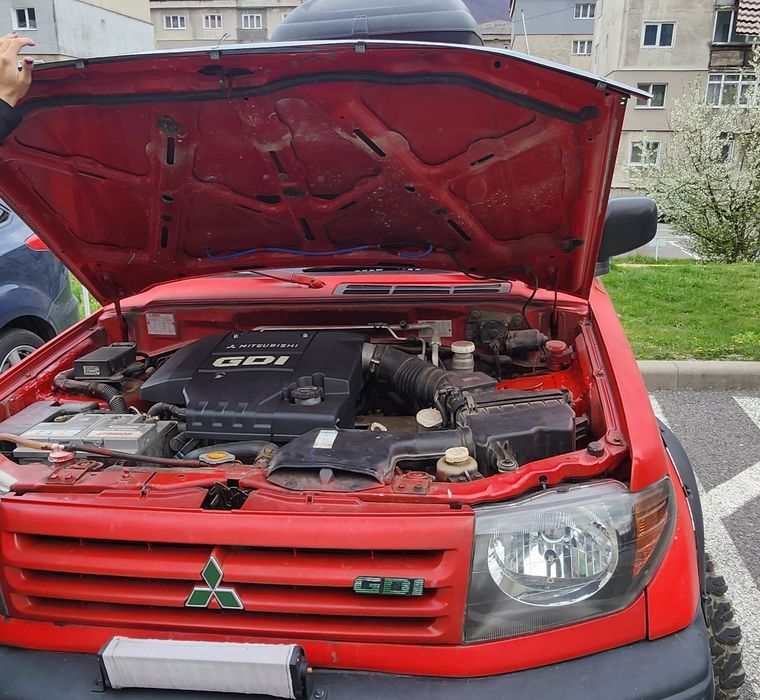 Mitsubishi pajero pinin 3 uși