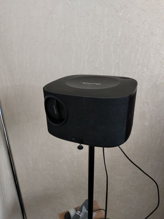 Продам кинопроектор, новый