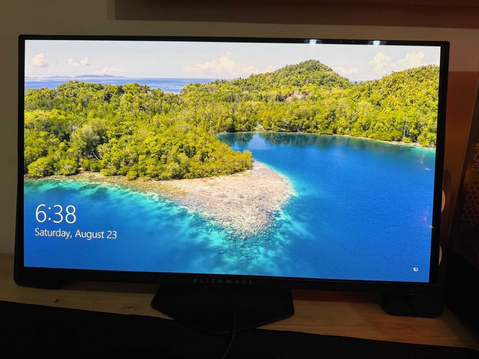 Monitor OLED Alienware