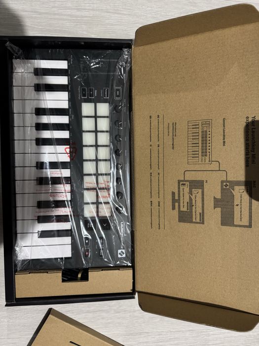 Novation Launchkey Mini MK3  Claviatura MIDI
