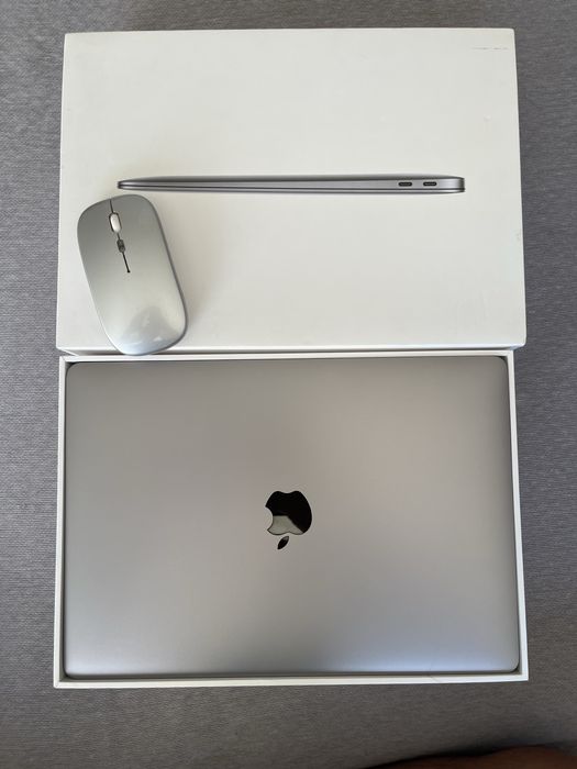 Продам macbook m1 air