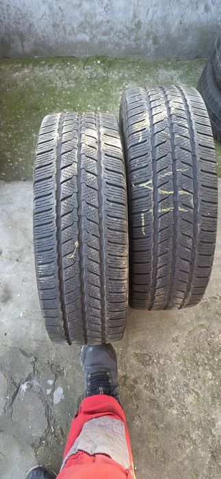 Гуми 2бр 215/65/16 с - 1бр  - 115лв