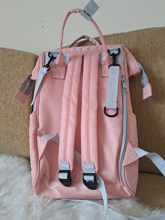 Раница подходяща за майка с бебе