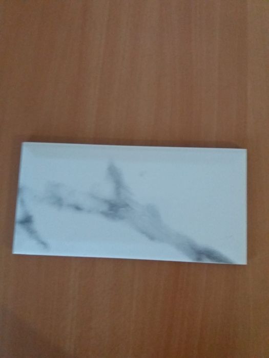 Vând faianță model Metro Carrara