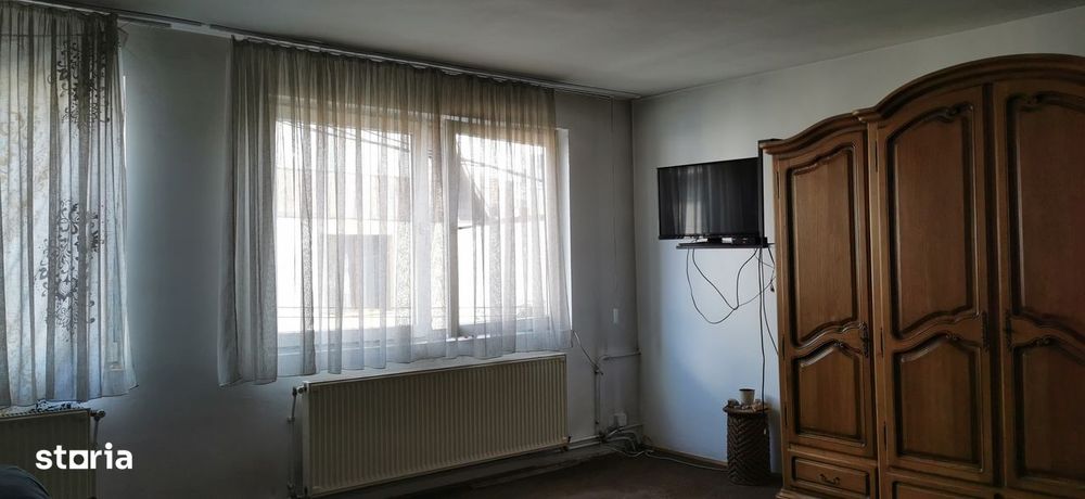 Casă de vânzare, 7 Noiembrie