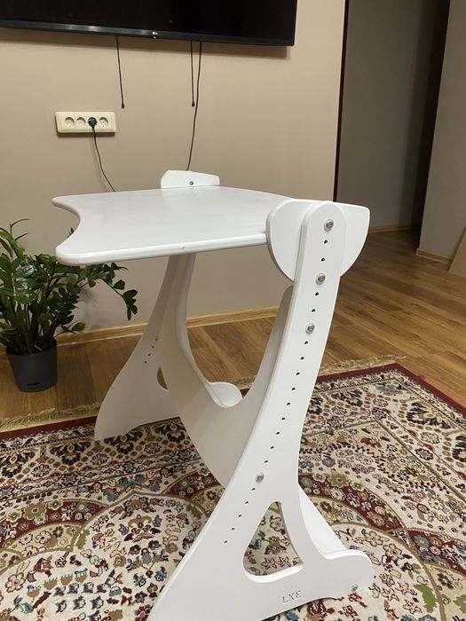 Детский стол для учебы и т.д