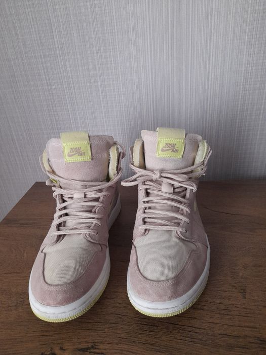 Jordan 1 Retro кецове 37.5 номер.
