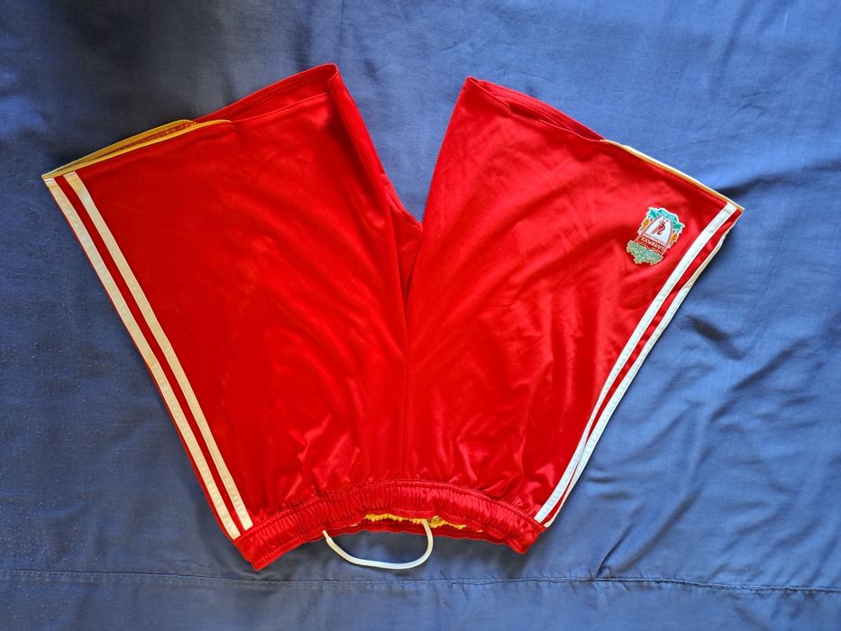 Спортни екипи на Ливърпул и Челси