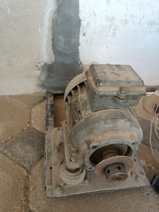 Мотор электрический 220/380