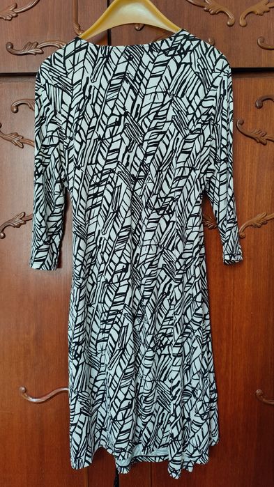 Rochie alb- negru Mariposa 46