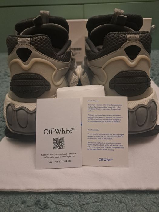 Off white glove slip-on sneakers
Glove panelled slipOff-White
Glove pa