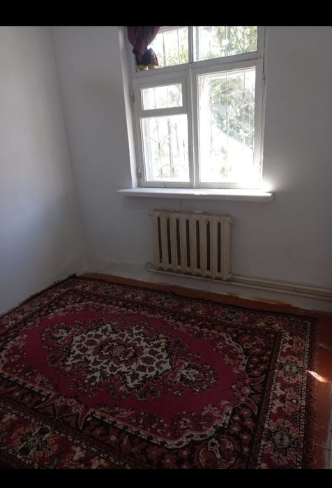 Uy sotiladi 1 xona 4 xona qilingan