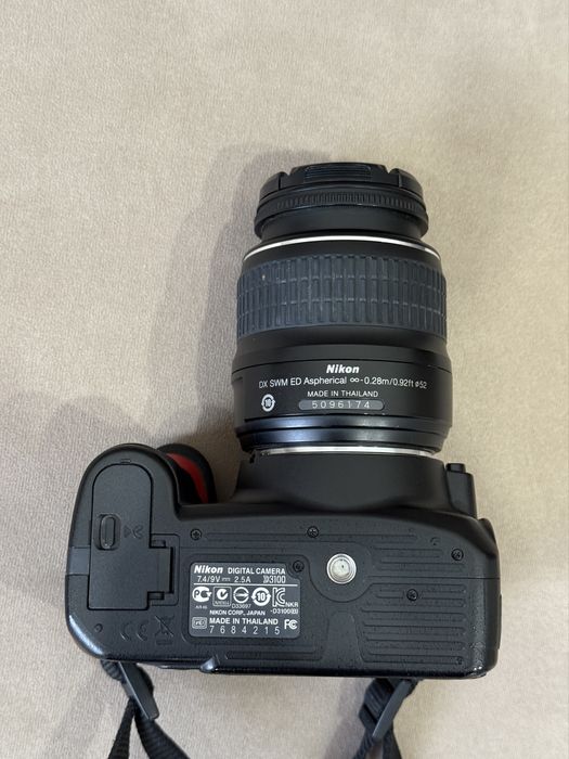 Цифровая фотокамера Nikon D3100