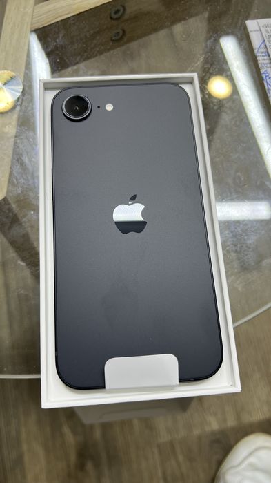 iPhone 16e 128GB - спешно