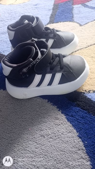 Детски маратонки Аdidas .