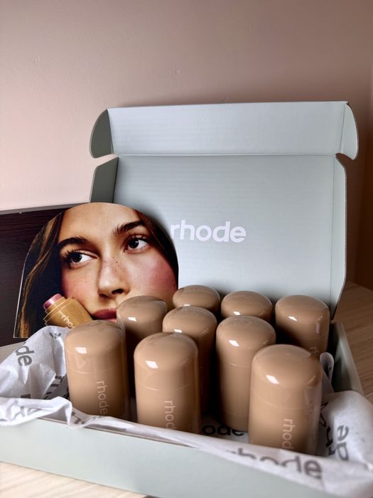 Rhode Pocket Blush оригинален кремообразен руж 5.3 г от Хейли Бийбър, всички цветове налични, blush stick за бузи и устни, нови
