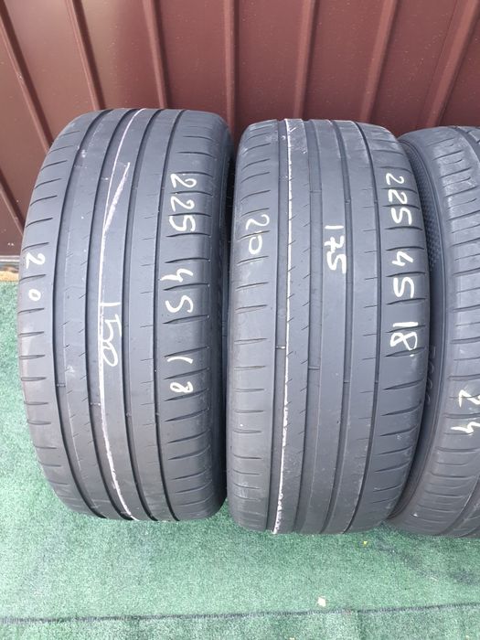 225.45.18 2x Michelin 2x Threea