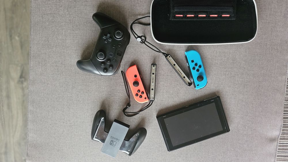 Електронна игра Nintendo switch с много игри и аксесоари