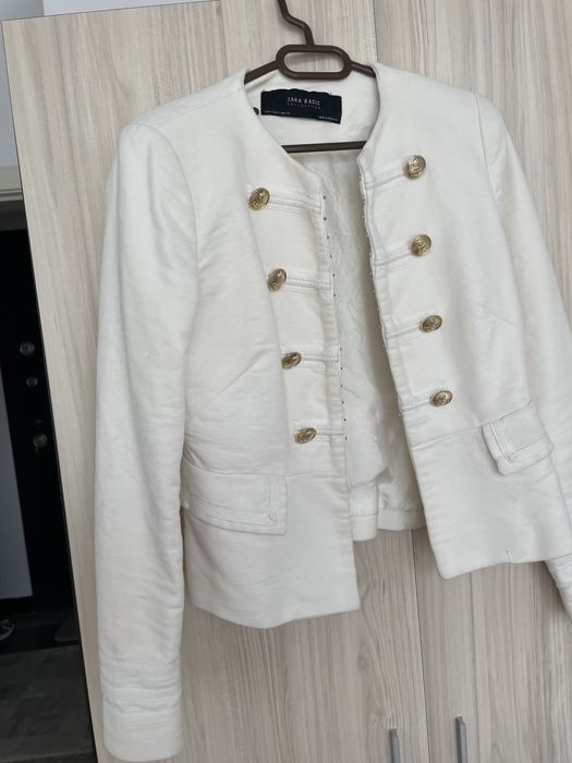 Бяло сако Zara