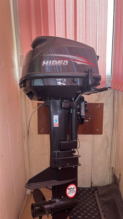 Продам  лодочный  мотор Hidea 9.8