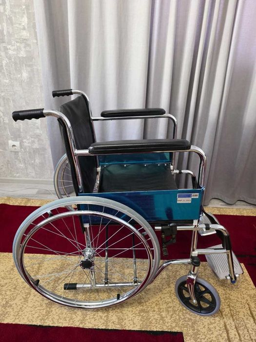 Инвалидное кресло-коляска складная