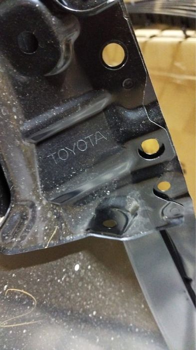 Крылья на Тойота Камри 70/75