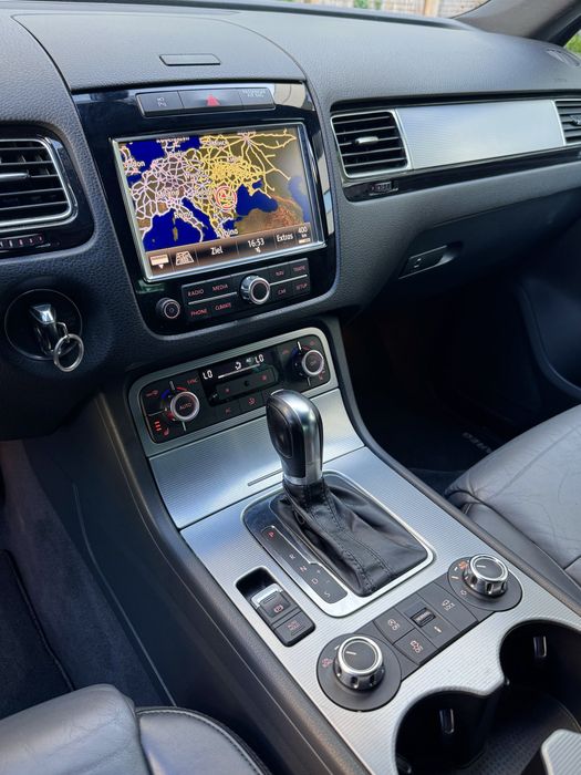 VW Touareg R-Line 3.0 TDI V6 • 4Motion • Suspensie Pneumatică • Full Option