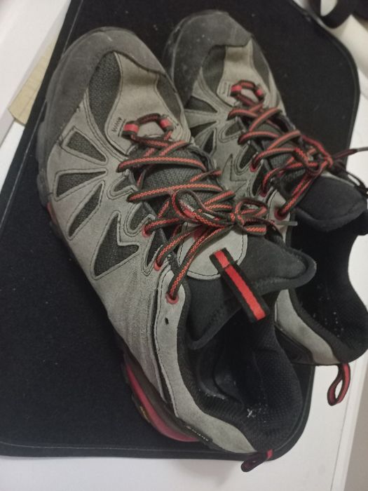 Обувки за спорт и туризъм. Употребявани  но в идеално състояние.