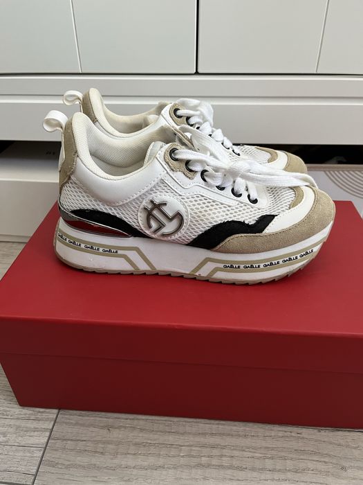 Дамски маратонки GAËLLE – , носени малко