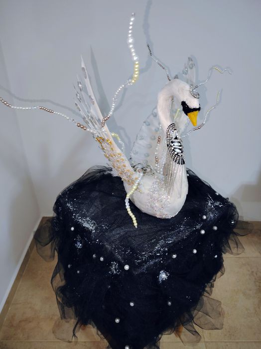 Декориран реалистичен лебед