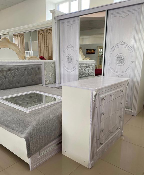 Срочно продам спальный гарнитур