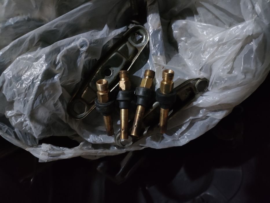 Продам запчасти на мерс 190