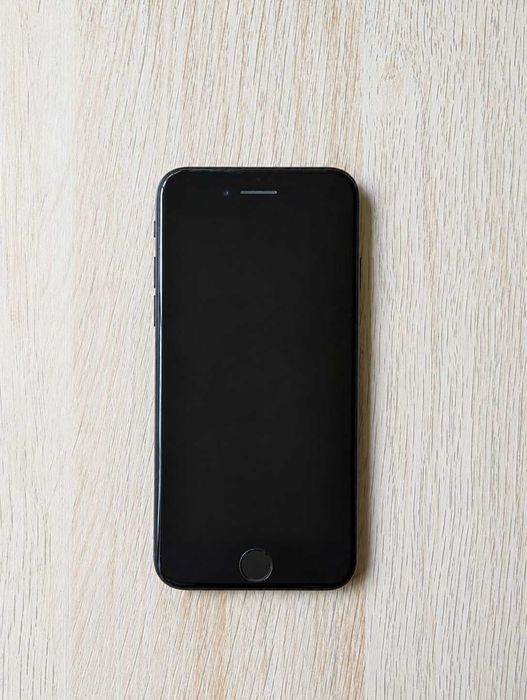 iPhone SE 3rd gen 2022 (64gb) Black