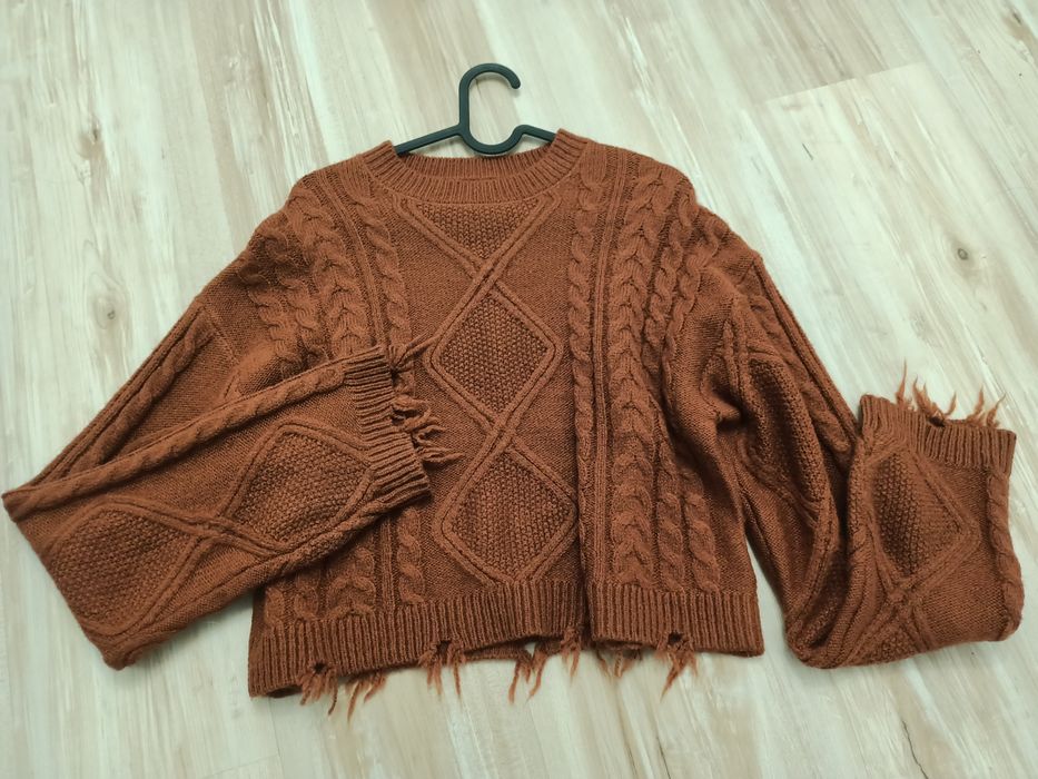 Pulover nou mărimea M