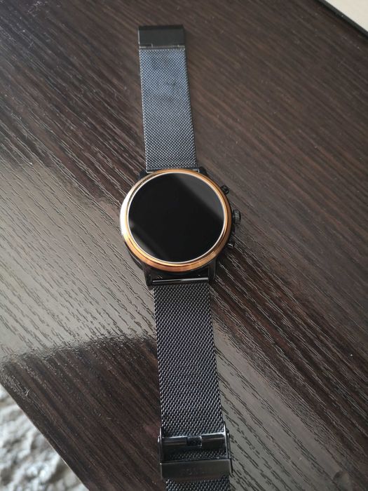 Vand smart watch dama Fossil gen 5,putin folosit. Stare foarte buna!