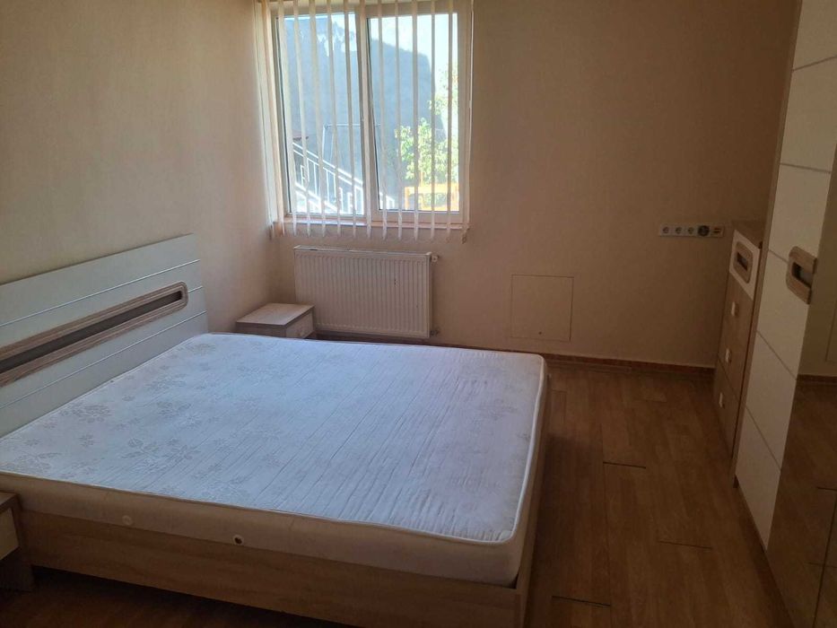 Închiriez apatament două camere zona Cantemir