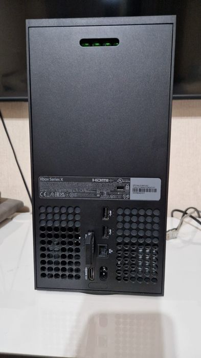 Xbox series X + 2 геймпада + подписка