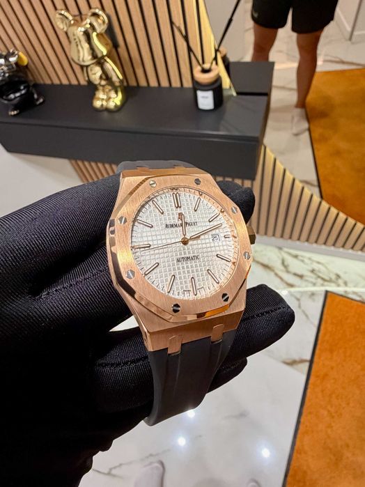 Audemars piguet royal oak каучук/бял циферблат