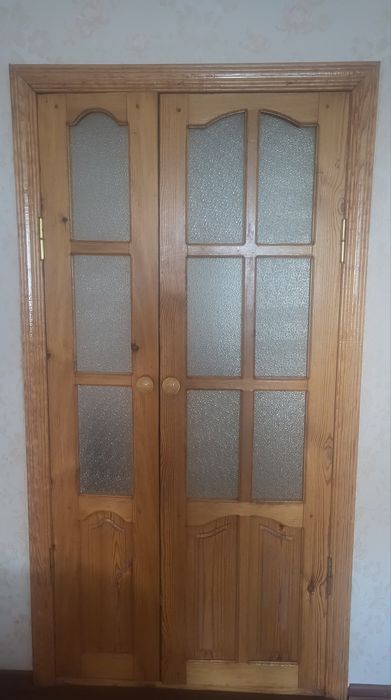 Продам двери дерево
