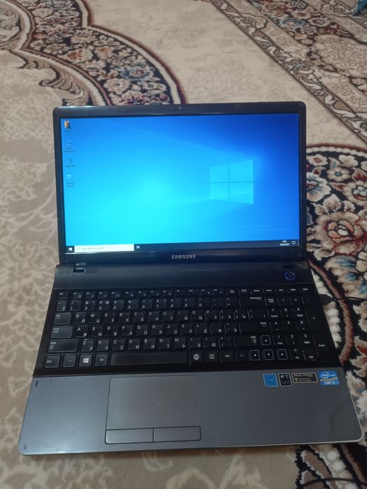 Ноутбук Самсунг i3. 1T. SSD128.