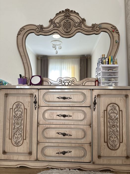 Спальни гарнитур сотилади