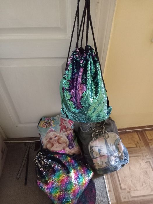 Продам красивые рюкзаки со стразами